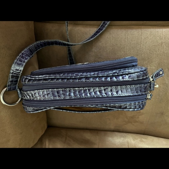 Kathy Van Zeeland crossbody purse - Picture 8 of 8
